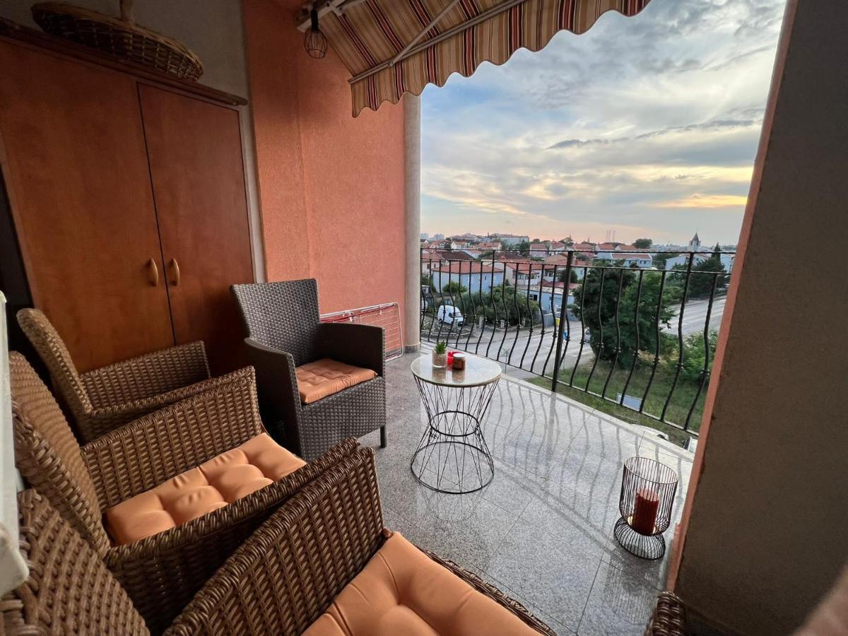 Lungo Mare Apartment With Terrace Pula Luaran gambar