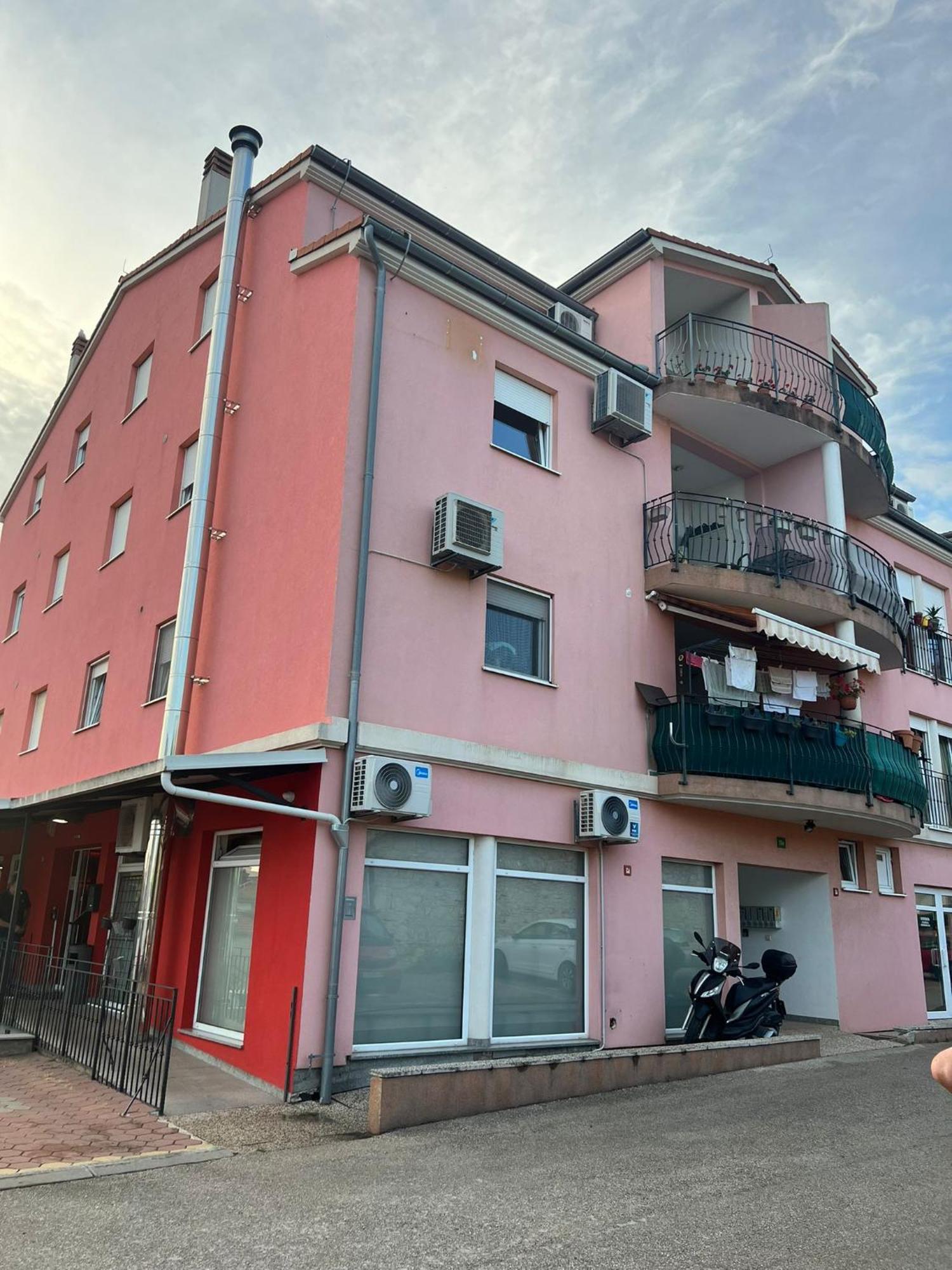 Lungo Mare Apartment With Terrace Pula Luaran gambar